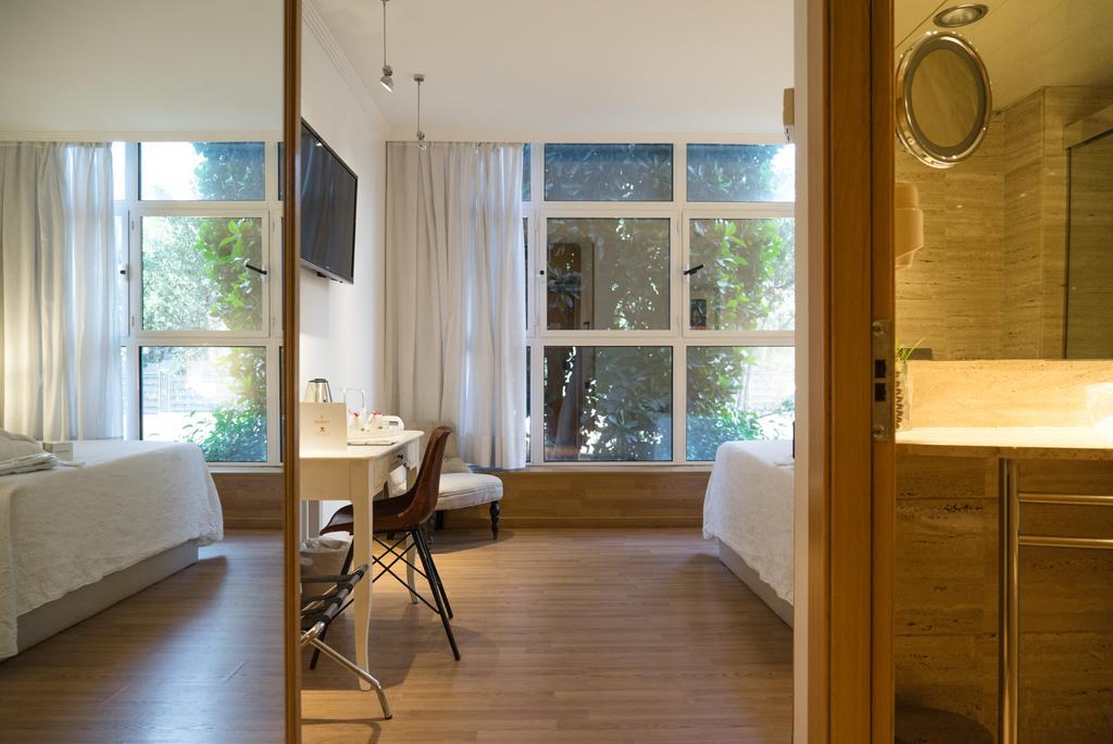 Double Room,813382665:JPEG